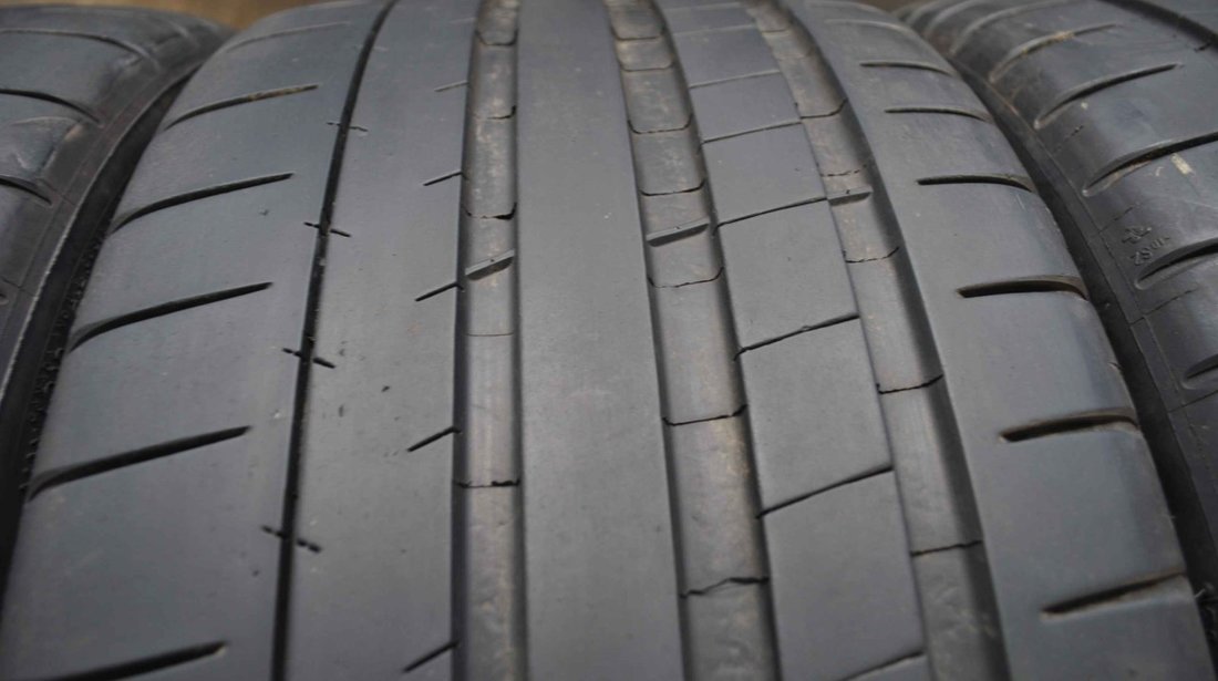 SET 4 Anvelope Vara 235/35 R19 MICHELIN PILOT SUPER SPORT 91Y