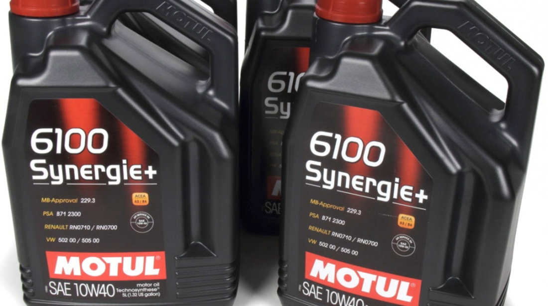 Set 4 Buc Ulei Motor Motul 6100 Synergie+ 10W-40 5L 108647