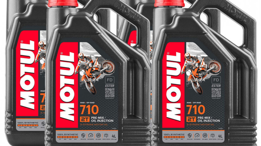 Set 4 Buc Ulei Motor Motul 710 2T 100% Synthetic Ester FD 4L 104035