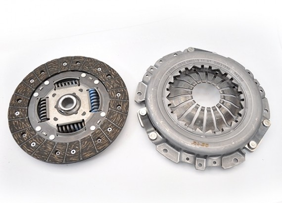 Set ambreiaj NISSAN NOTE (E11) (2006 - 2013) NIPPARTS N2011015 piesa NOUA