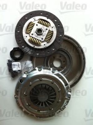 Set ambreiaj VW CADDY III Combi (2KB, 2KJ, 2CB, 2CJ) (2004 - 2016) VALEO 835035 piesa NOUA