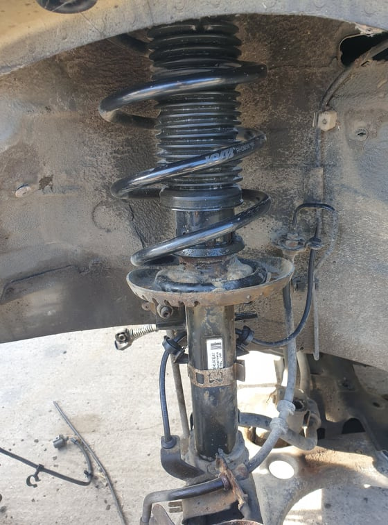 Set amortizoare + arcuri fata Audi A2 1.6 FSI 110cp cod piesa : 6Q0413031BJ