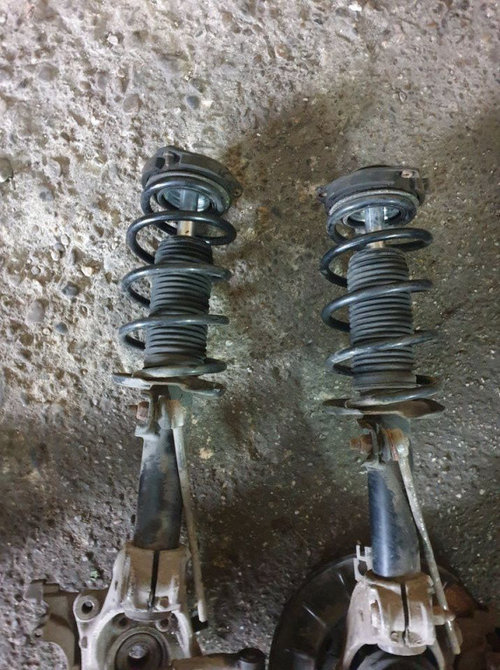 Set amortizoare fata + arcuri SACHS VW Passat CC 2.0 TDI 170 cai culoare arcuri : GALBEN ROSU ROSU