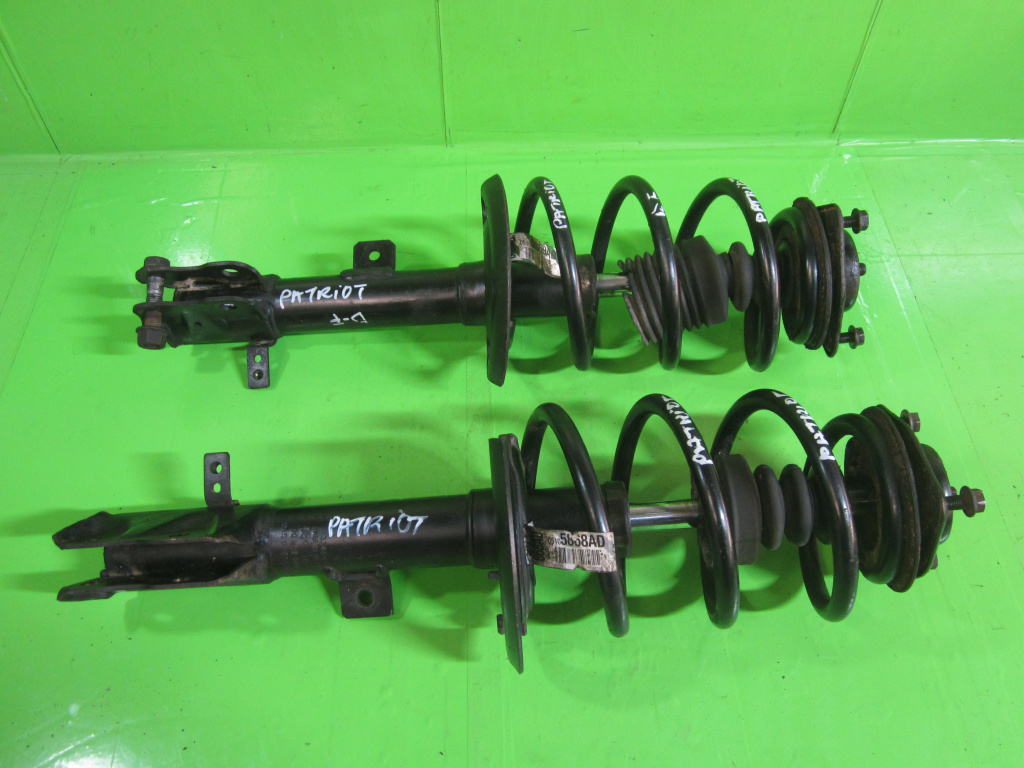 SET AMORTIZOR / AMORTIZOARE FATA CU ARC SI FLANSA JEEP PATRIOT 4x4 FAB. 2006 - 2017 ⭐⭐⭐⭐⭐
