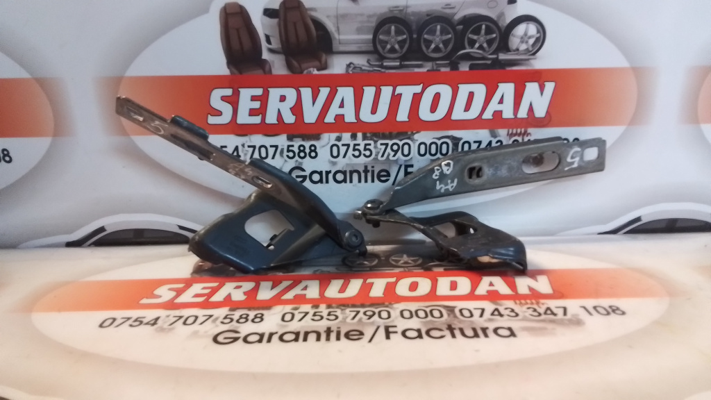 Set balamale capota fata Audi A4 facelift (2011-2015) [B8] 2.0 Motorina 2012, STANGA+DREAPTA / 8K0823302D / 8K0823301D