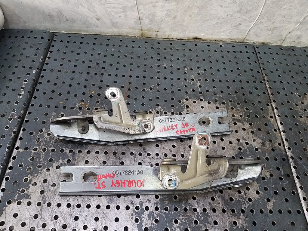 Set balamale capota stanga dreapta dodge journey 05178240ab 05178241ab