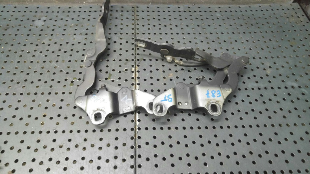 Set balamale stanga dreapta capota bmw seria 1 e81 e87 7060559 7060560