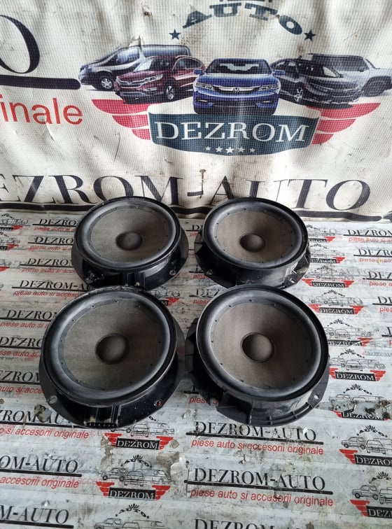Set boxe originale fata + spate Seat Altea XL cod piesa : 1K8035454A