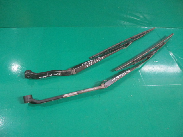 SET BRAT STERGATOR PARBRIZ MITSUBISHI OUTLANDER I 4X4 FAB. 2001 - 2006 ⭐⭐⭐⭐⭐