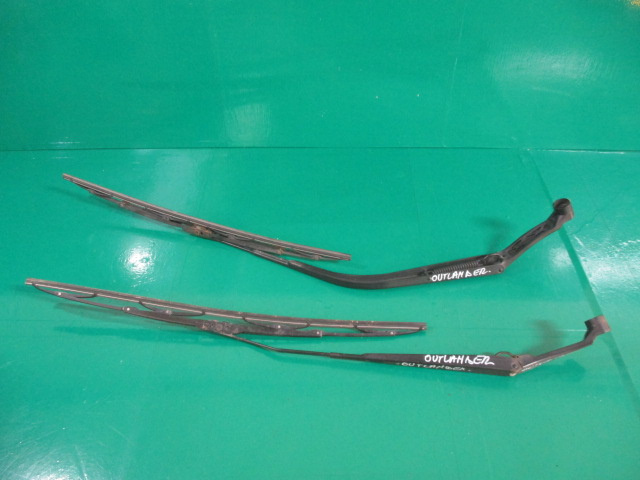 SET BRAT STERGATOR PARBRIZ MITSUBISHI OUTLANDER II 4x4 FAB. 2006 - 2009 ⭐⭐⭐⭐⭐