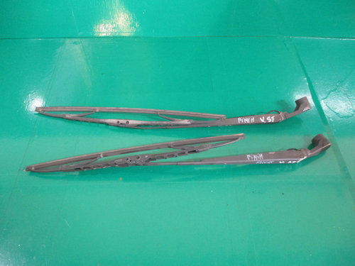 SET BRAT STERGATOR PARBRIZ MITSUBISHI PAJERO PININ FAB. 1999 – 2007 ⭐⭐⭐⭐⭐