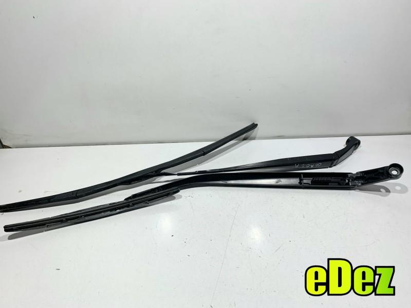 Set brate stergator fata Toyota Corolla 