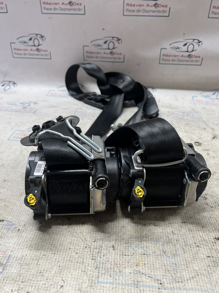 Set Centuri fata cu capsa Audi A4 B9 Break 2017, 626528700 / 626528600