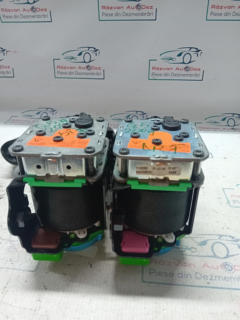 Set Centuri fata cu capsa Audi Q5 2009