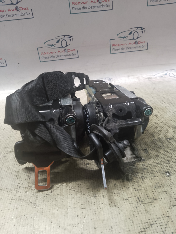 Set Centuri fata cu capsa Mercedes C Class W205 2015