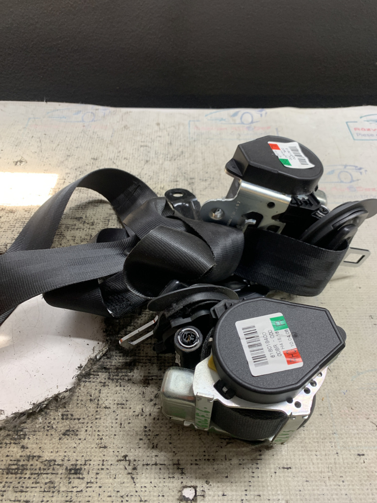 Set Centuri fata cu capsa Volkswagen Golf 6 Plus 1.6 Motorina 2010, 618018400 / 618018600