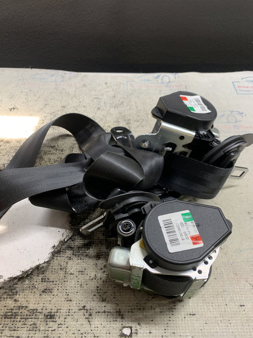 Set Centuri fata cu capsa Volkswagen Golf 6 Plus 1.6 Motorina 2010, 618018400 / 618018600