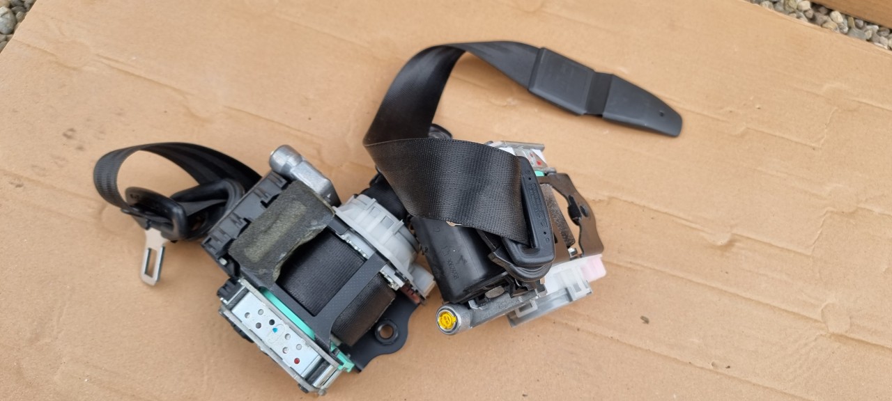 Set centuri siguranta AUDI A4 B8 8K 2010