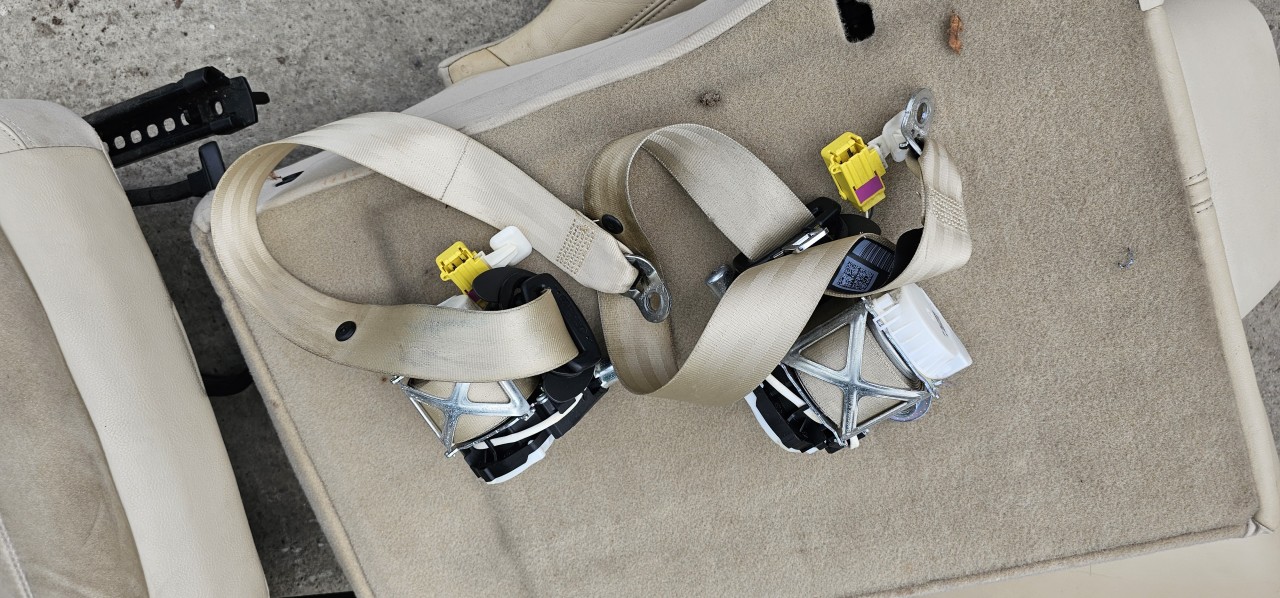 Set centuri siguranta fata Vw Passat B7 2011 2012 2013 2014
