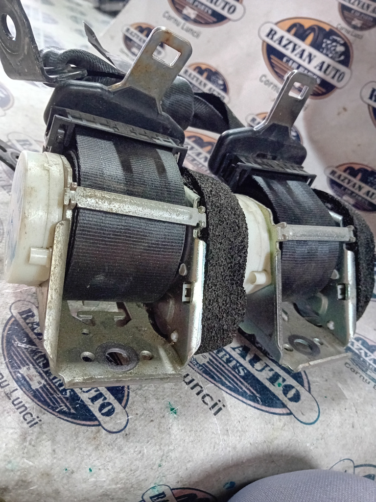 Set centuri spate stânga-dreapta BMW Seria 3 E90 2008, 33059848C