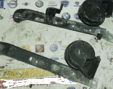 Set claxon claxoane Audi A8 4E motor 3.0tdi ASB Dezmembrez Dezmembrari
