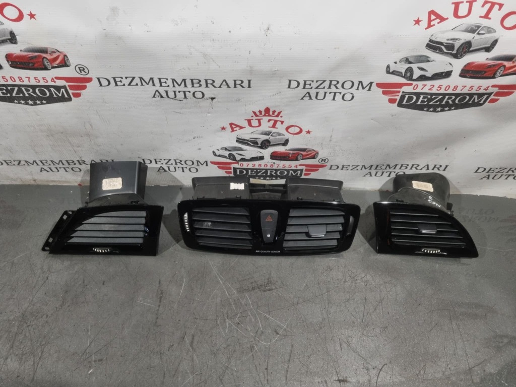 Set complet guri ventilatie bord originale Renault Megane III Estate