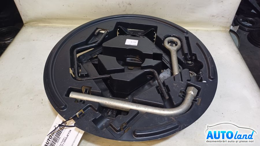 Set Cric Cheie Roti Cui Tractare Alfa Romeo GIULIETTA 940 2010