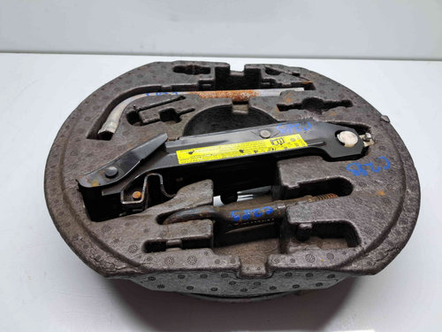 Set cric si cheie Volkswagen Golf 6 (5K1) [Fabr 2009-2013] OEM