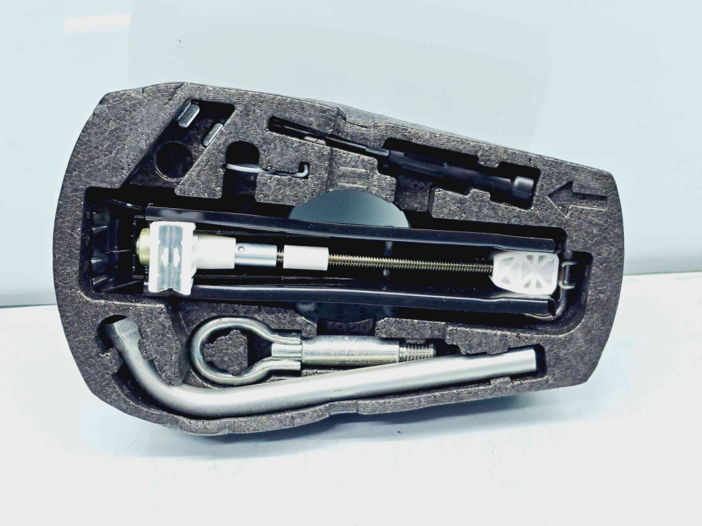 Set cric si cheie Volkswagen UP [Fabr 2011-2019] OEM