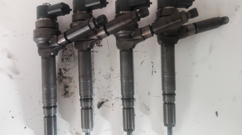set de 4 injectoare 0445110118 pentru Opel Astra 1.7cdti tip z17dtl