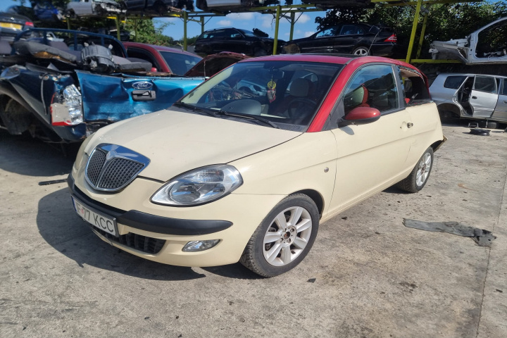Set faruri Lancia Ypsilon 2005 HatchBack 1.4 benzina 843a1000