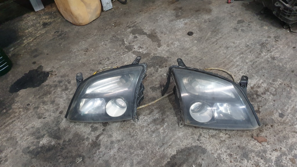 Set faruri Opel Vectra C 2003 Limuzină 2.2