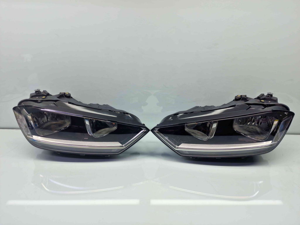 Set faruri Volkswagen Golf 7 Sportsvan (AM1, AN1) [Fabr 2014-prezent] 517941005B 517941006B