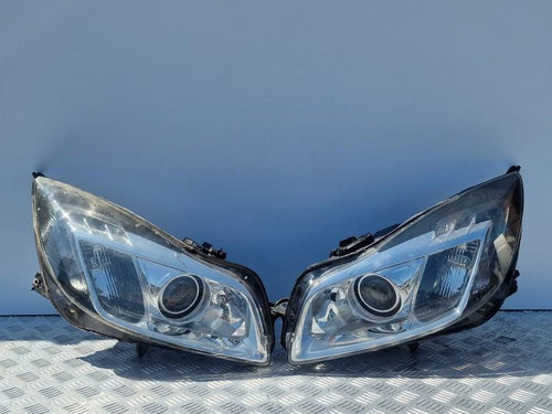 Set faruri xenon stanga dreapta Opel Insignia A 2008-2013