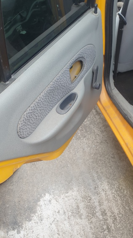 Set fete usi Renault Clio 2 2005 Limuzina 1.5 dci