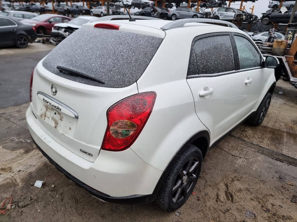 Set fete usi SsangYong Korando 2012 suv 2.0 benzina