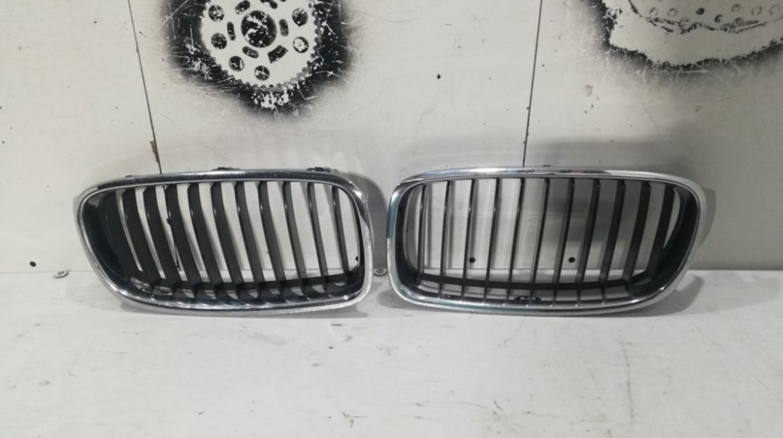 Set grile radiator Bmw F30 F31 An 2011 2012 2013 2014 2015 2016 2017 cod 51137255412