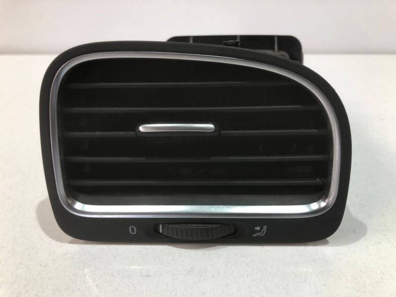 Set grile ventilatie stanga si dreapta fata 5k0819710c Volkswagen VW Golf 6 [2008 - 2015]