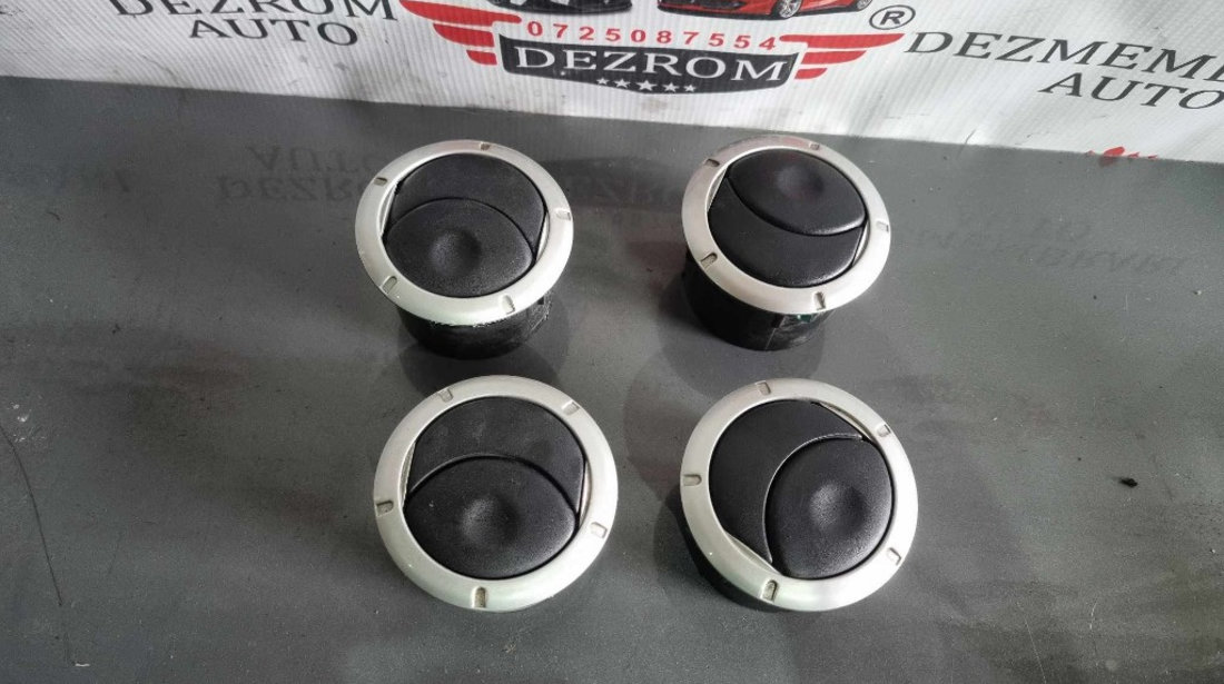 Set guri aerisire Opel Movano B cod 8200464605