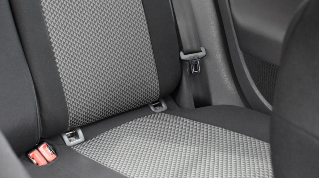 SET HUSE SCAUN UMBRELLA PENTRU VW TIGUAN 2008-2011 (BANCHETA FRACTIONATA. MASUTA CAFEA) CU TETIERE SPATE IN FORMA DE L