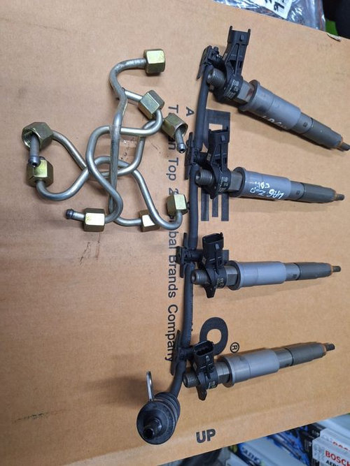 Set injectoare Renault Laguna 2 2.0 cdti 505056AH 82409398