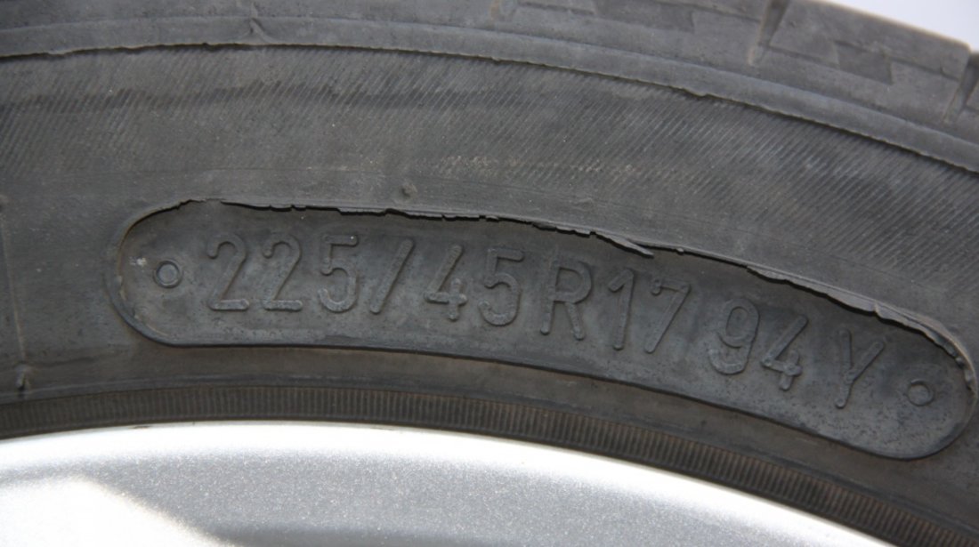 Set jante aliaj cu anvelope de vara 225 / 45 / R17 7JX17H2 ET 41 cod: HL1760-2B Saab 9-3 model 2007