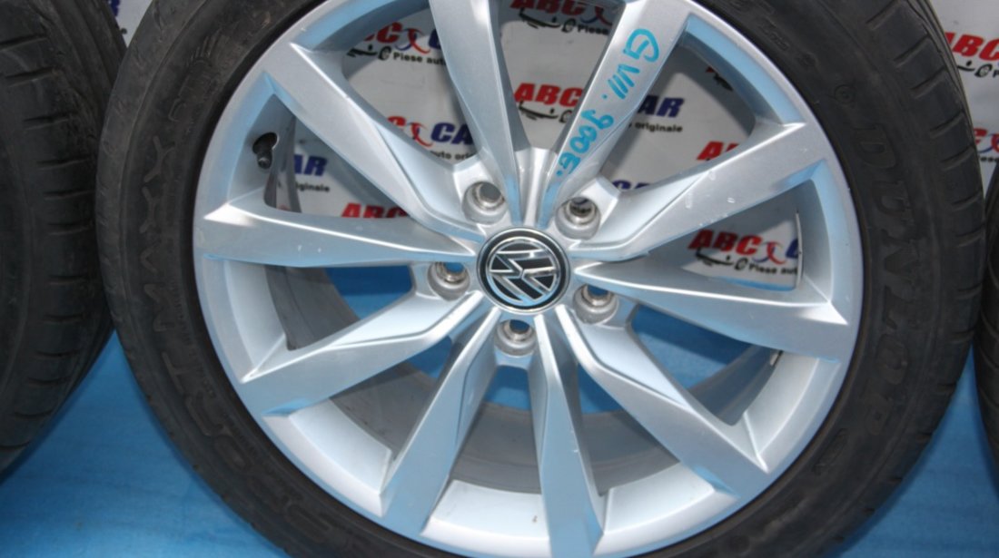 Set jante aliaj cu anvelope Dunlop 225 / 45 / R17 5X112 ET 49 7.0JX17H2 cod: 5G0601025R VW Golf 7 model 2014