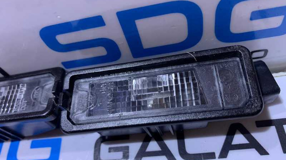 Set Lampa Lampi Iluminare Numar Inmatriculare VW Scirocco 2009 - 2014 Cod 1K8943021