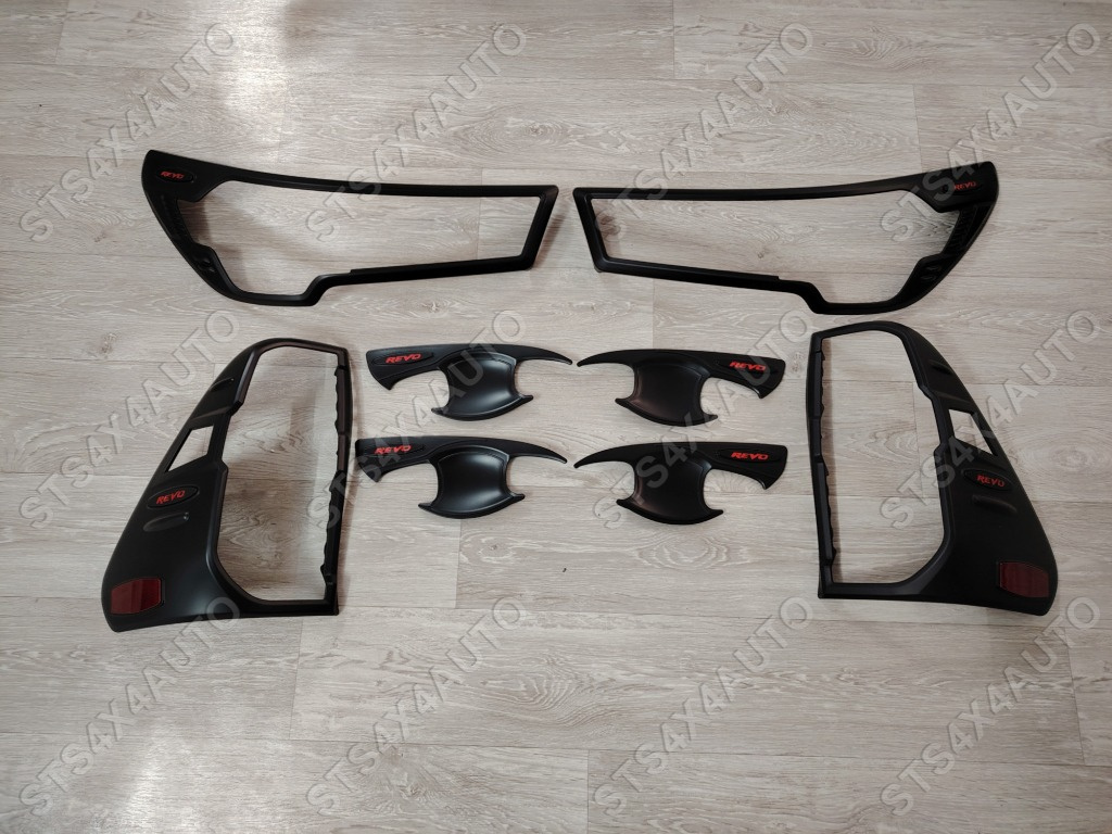 SET ORNAMENT EXTERIOR NEGRE MATTE PENTRU TOYOTA HILUX REVO 2020-2025 [8-BUC]