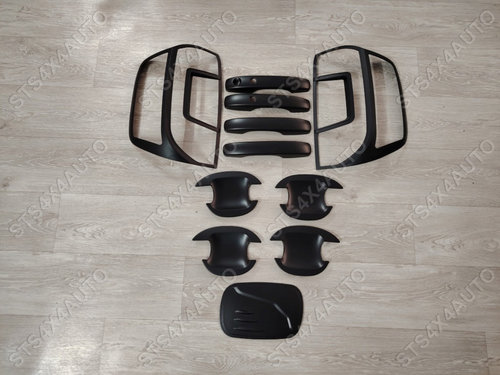 SET ORNAMENT EXTERIOR NEGRE MATTE VW AMAROK 2022-2025 [V1] [11-BUC]