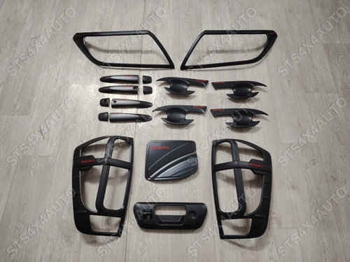 SET ORNAMENT EXTERIOR NEGRU MATTE PENTRU NISSAN NAVARA NP300 2015-2020 [18-BUC]