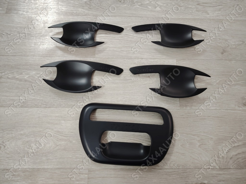SET ORNAMENT MANERE SCOICI SI ORNAMENT MANERE OBLON PENTRU MITSUBISHI L200 TRITON 2006-2014 MB [5-BUC]