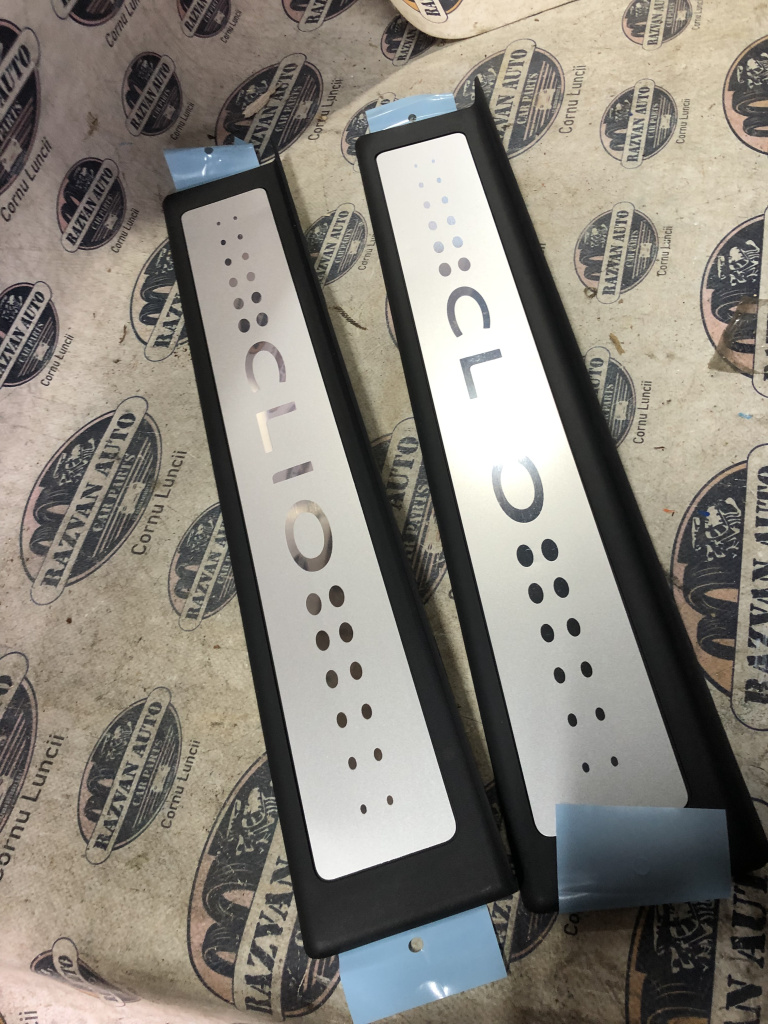 Set ornament prag Renault Clio 3, 7711230492