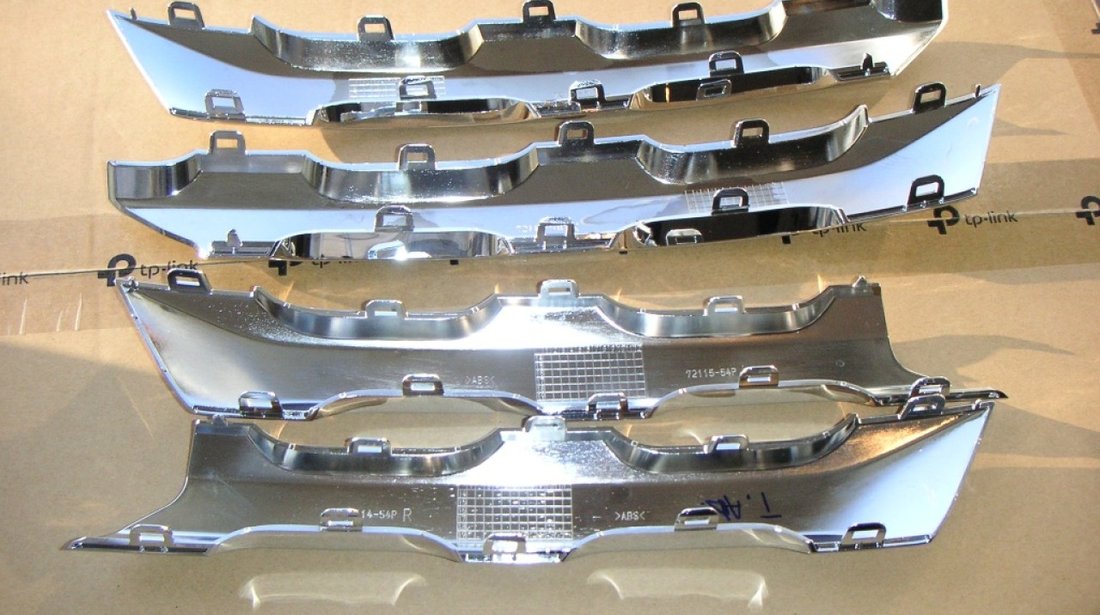 Set Ornamente crom grila radiator Suzuki Vitara (2015-2018)